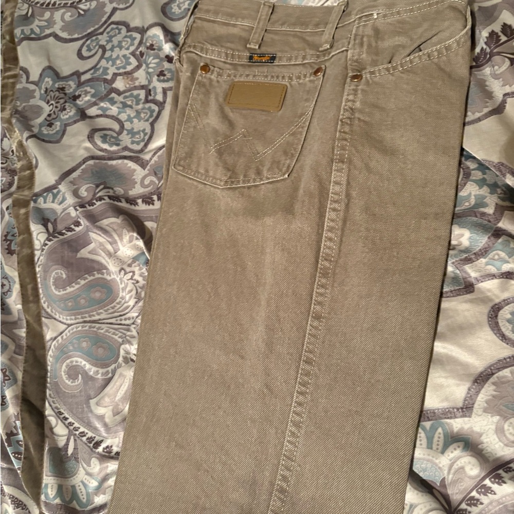 Wrangler tan bootcut Jeans 31 x 32